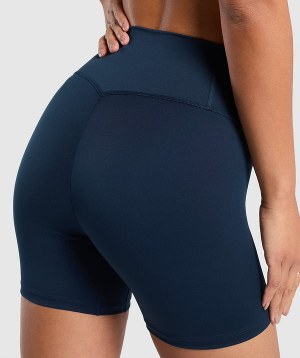 Everyday Front V Waistband Shorts